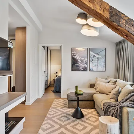 Alte Schule Ehst アパート